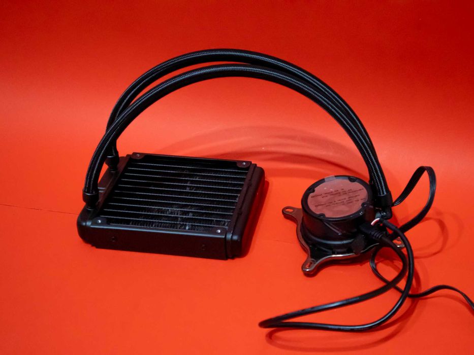 Водхно охлаждане ASUS ROG STRIX LC 120 RGB нови, работещи за части