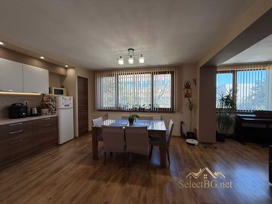 Продава се Многостаен апартамент в Велико Търново, Център - 136 кв.м за 2028 €/кв.м - Снимка #3