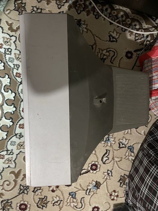 Продается стары телевизор