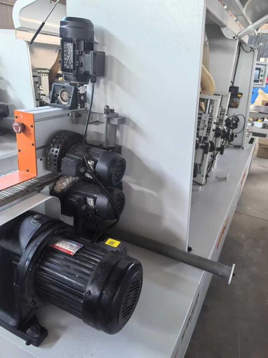 Кромкооблицовочный станок,форматно раскроичный станок