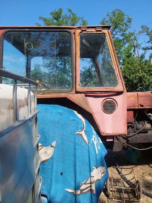 Tractor universal 650