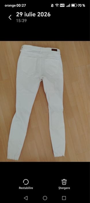 Blugi albi Abercrombie&Fitch Harper Low Rise super skinny marime S
