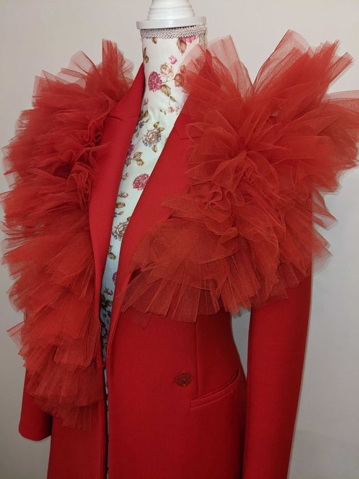 Sacou rosu cu detalii din tulle