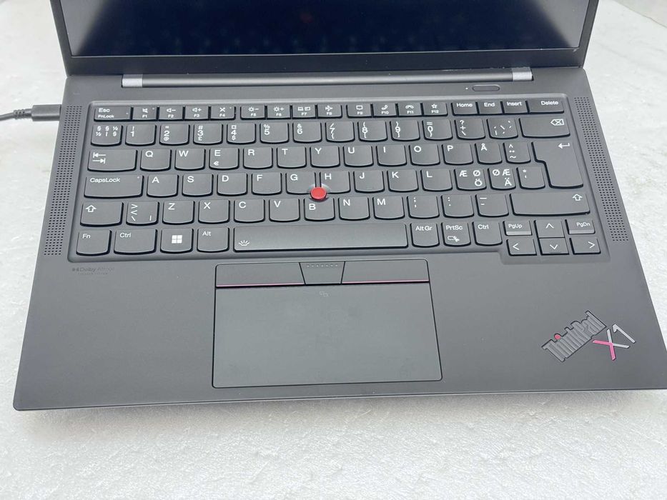 Реновиран лаптоп Lenovo ThinkPad X1 Carbon 9th Gen 14" IPS 1920x1200 FHD+ webcam i7-1165G7 32GB DDR4 1020GB M.2 Nvme/ клас А/ 12м гаранция