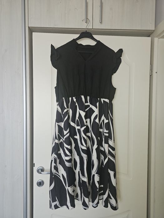 Rochie noua mărimea 42-44