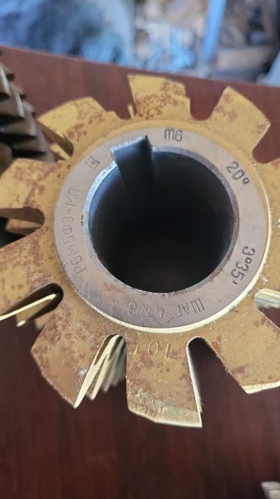 Продам фрезы червячные