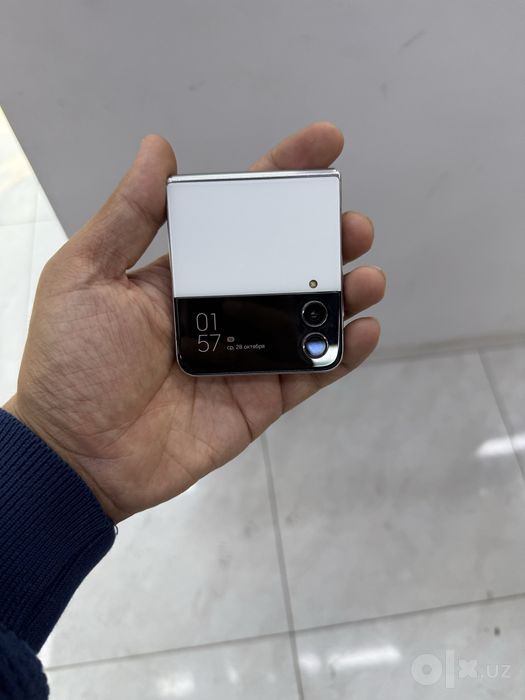 Samsung Flip 4 8/256 GB silver Korea