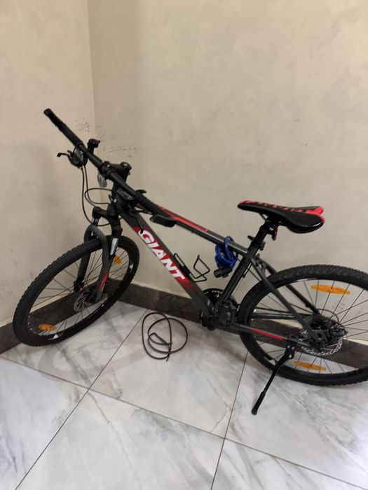 Велосипед Giant.