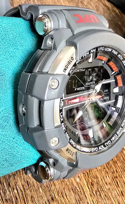 Ceasuri originale la super preț