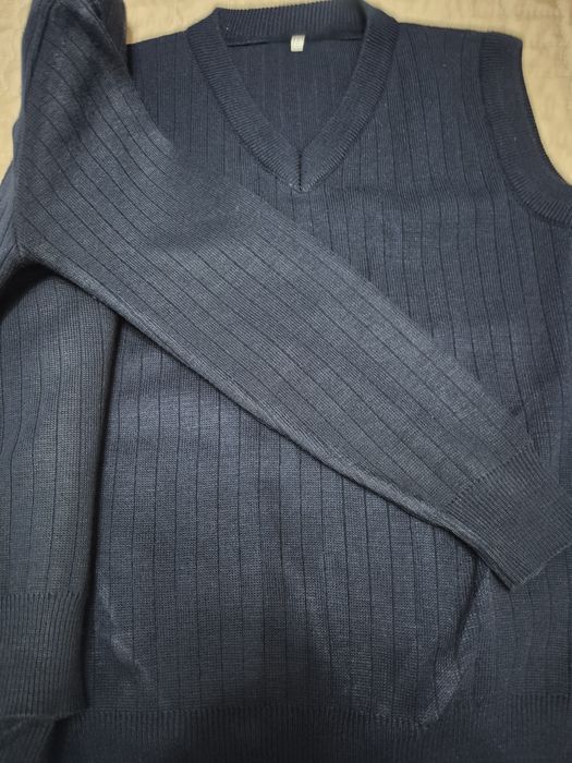 Безрукавка и кофта для мальчика