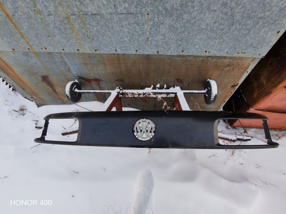 Продам решётку, телевизор, фары пассат б3