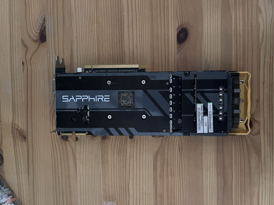 Placă Video Sapphire Radeon R9 270X TOXIC 2GB GDDR5 (Tri-X Cooler)