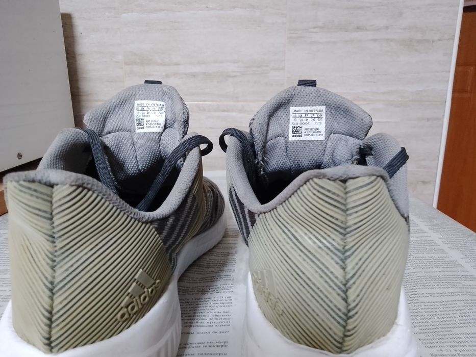 Продаются кроссовки Адидас