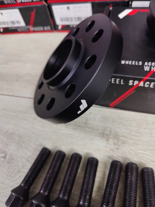 Distantieri 2cm/20mm Audi / Mercedes distantiere JR + prezoane lungi