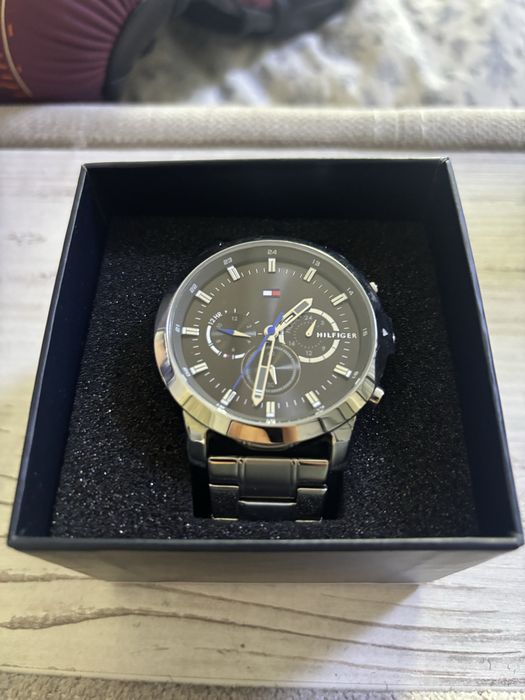 Часы Tommy Hilfiger