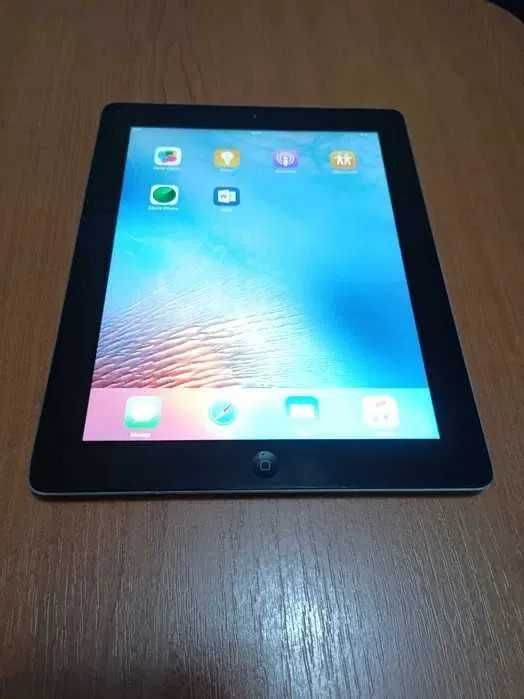 Vând iPad 3 cu husa