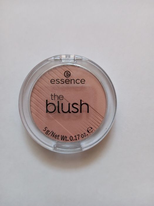 Блеск для губ, румяна