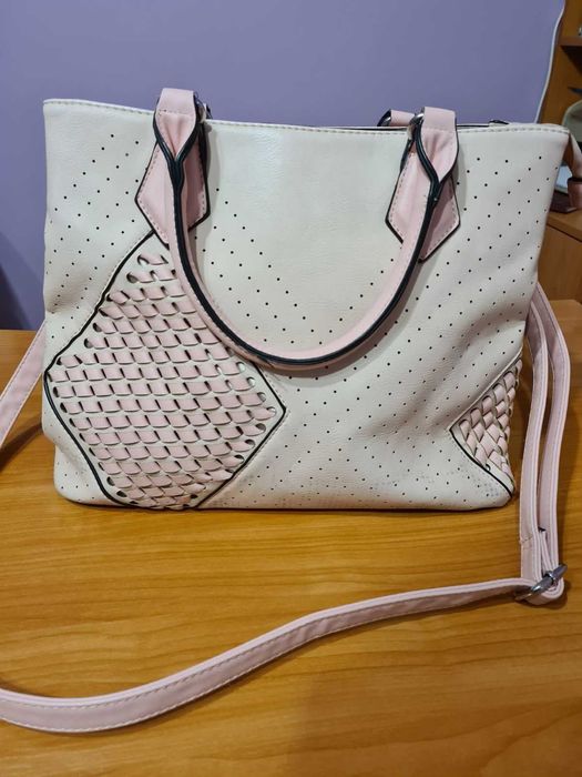 Дамски чанти в бледорозова гама