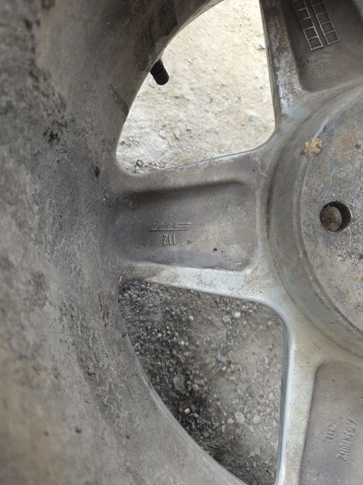 Продам Диски на мазду 626