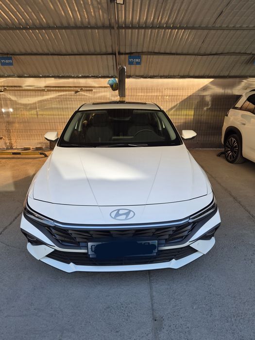 Hundai elantra 2024