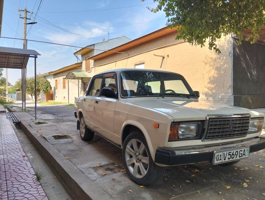 Vaz 2107 sotladi
