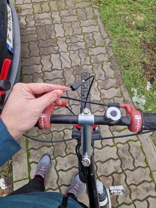 Bicicletă MTB full suspension – stare bună