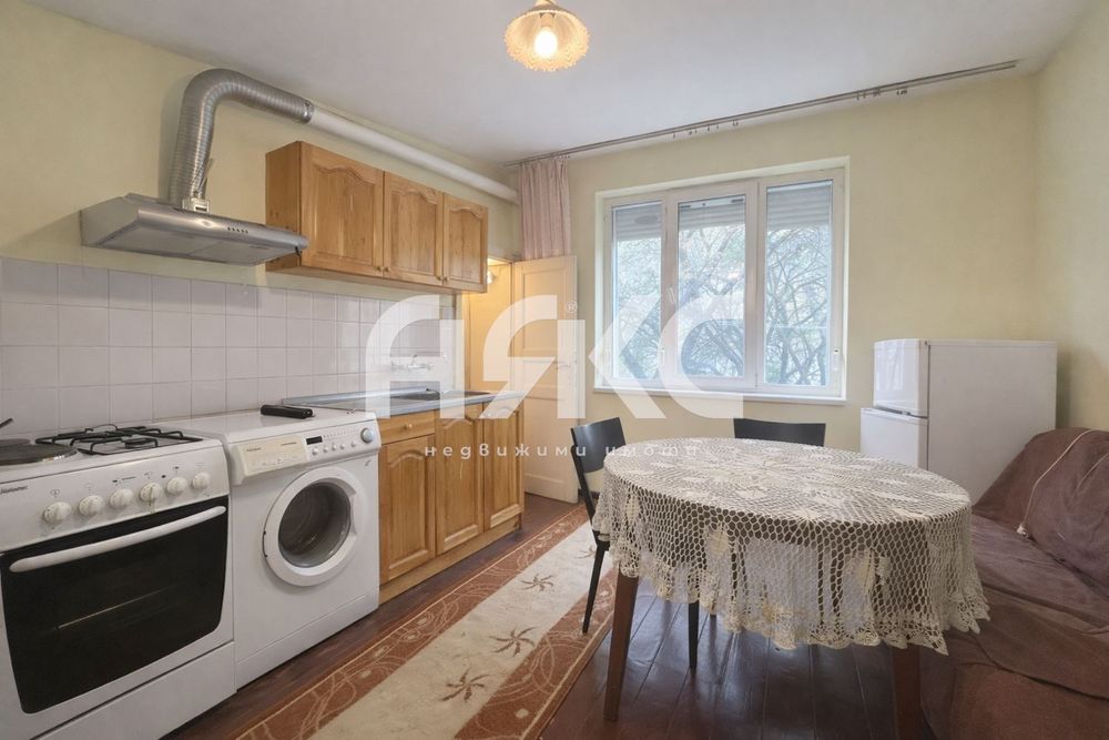 Двустаен обзаведен апартамент в кв. Толстой до МЕТРОСТАНЦИЯ