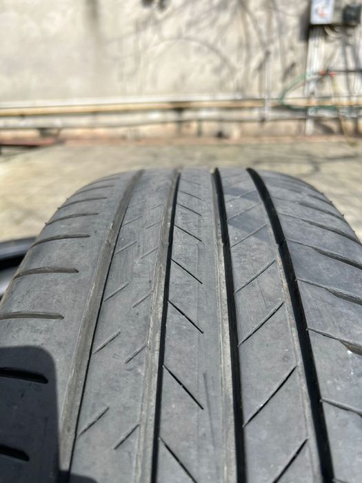Bridgestone Alenza 001, 235 55 19, DOT 4524
235/55/19 101V
DOT 4524