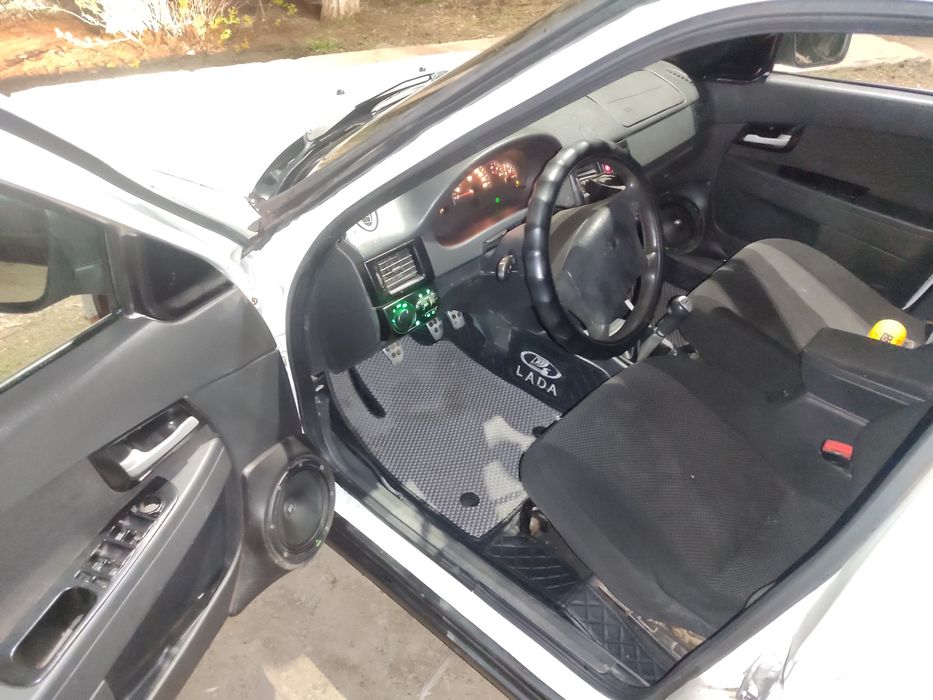 Продам Приору срочно