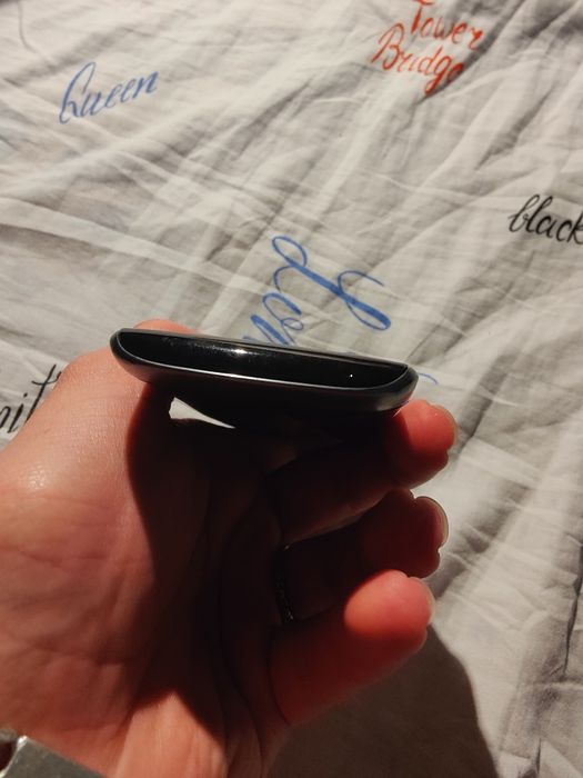 BlackBerry 9360 + husă originala