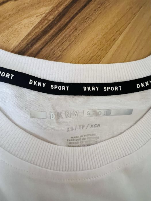 Dkny marimea XS, Oversived