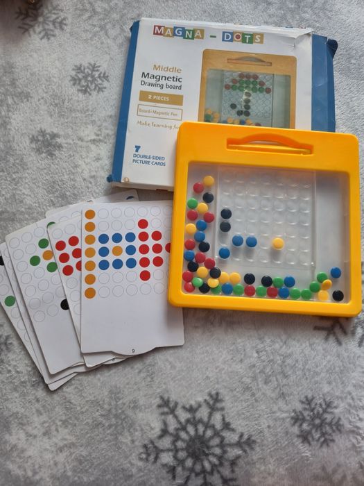 Развивающая игрушка,магнитная доска