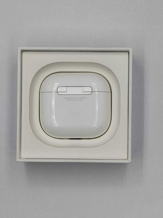 Apple AirPods 4 cu Noise Cancellation, Alb, Noi (#2476#)