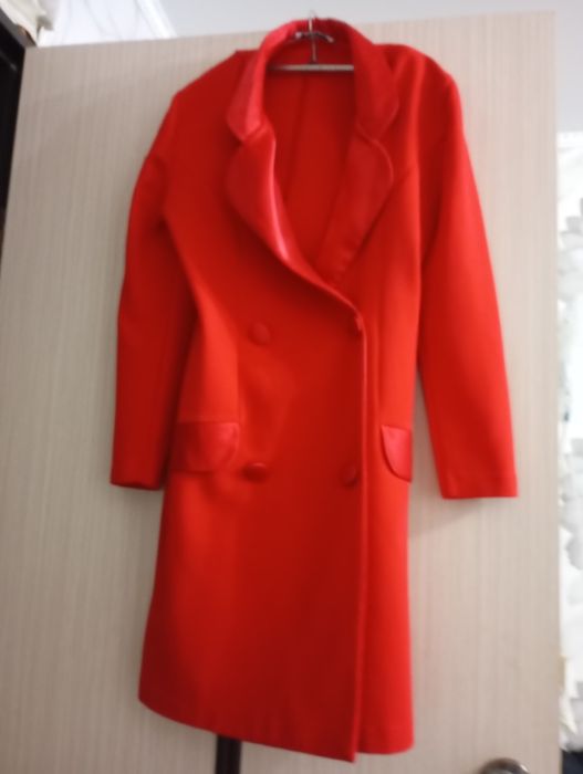 Продам женские платья