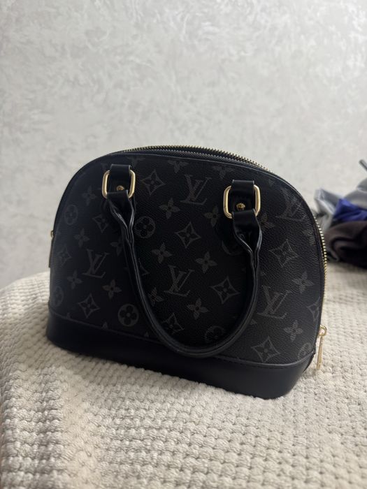 Сумка Lous Vuitton в хорошем состоянии