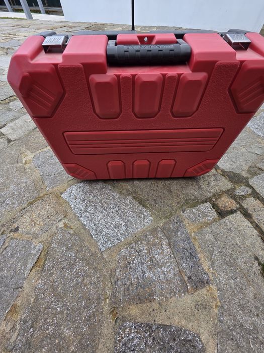 Продавам куфари Parkside