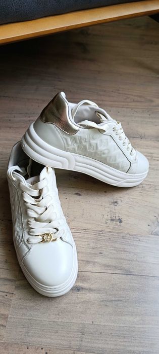 Adidas, Liu Jo и лоуфъри ест. кожа