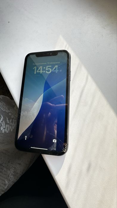 Продам айфон 11