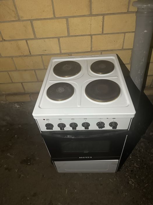 Продам газовую плиту