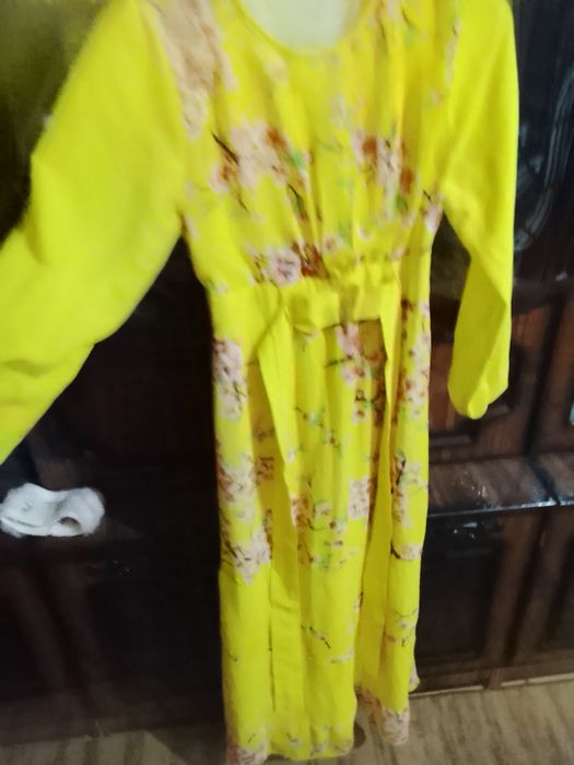 Koʻylak sotiladi bahorgi