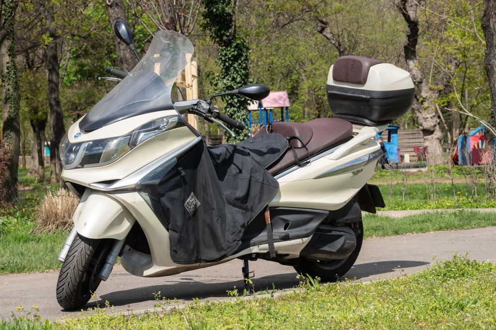 Piaggio X10 350 Executive ABS ASR, topcase, revizii majore - maxi scuter
