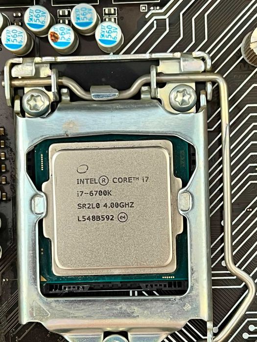 OFERTA KIT cu procesor Intel Skylake, Core i7 6700K 4 GHz Socket 1151 + MSI Z170A PC MATE