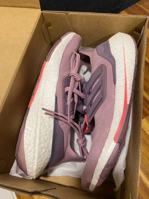 Оригинални  маратонки * ADIDAS ULTRABOOST 22 * EU38