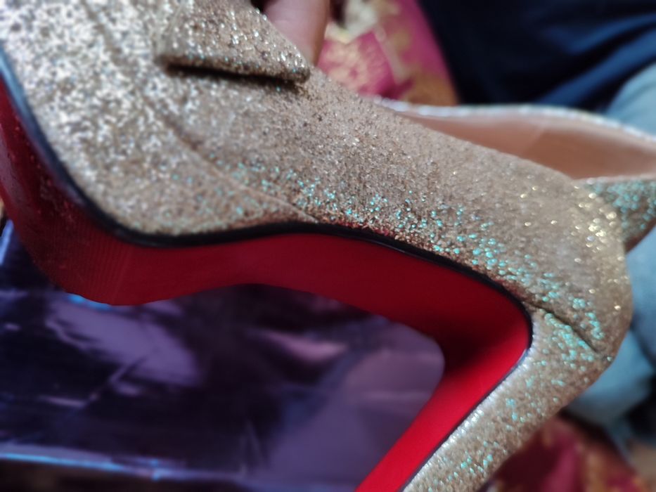 Туфли женские в отличном состоянии.