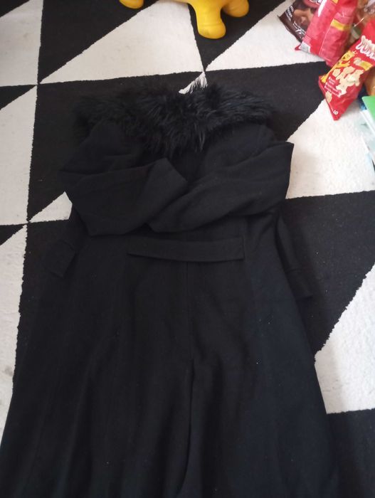 Дамско дълго палто.