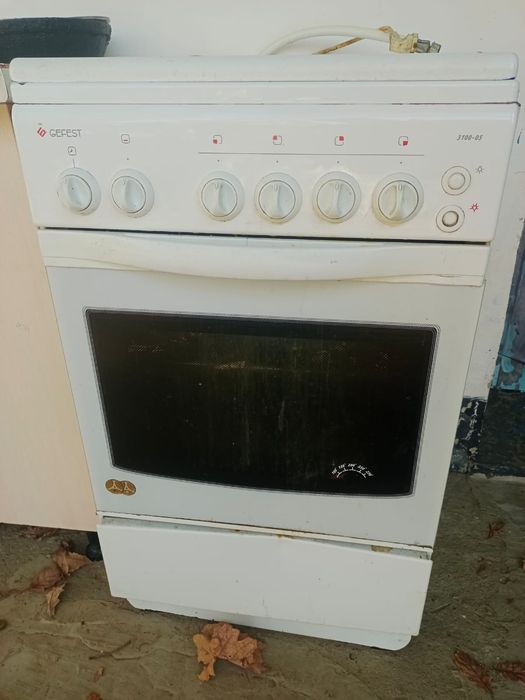 Продам газовую плиту