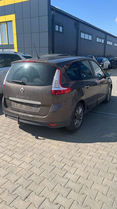 Dezmembram Renault Scenic 2.0 diesel din 2011