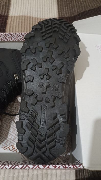 Продам ботинки зимние