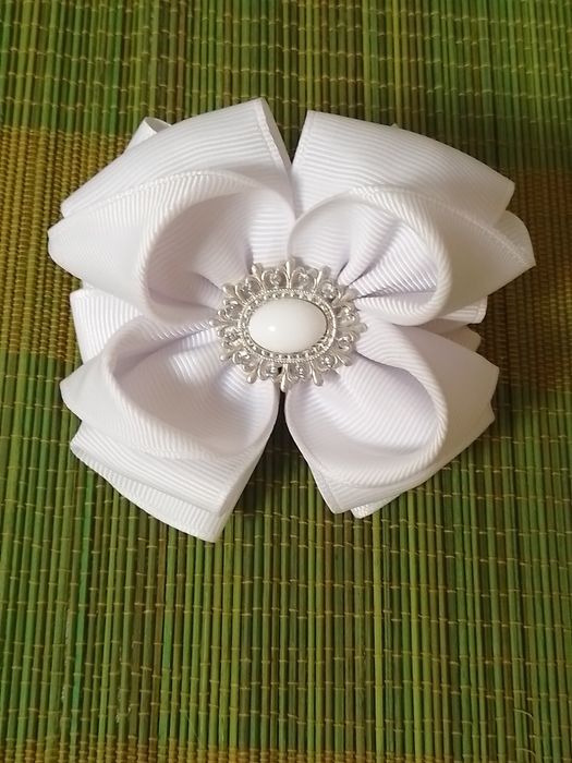 Белые    бантики