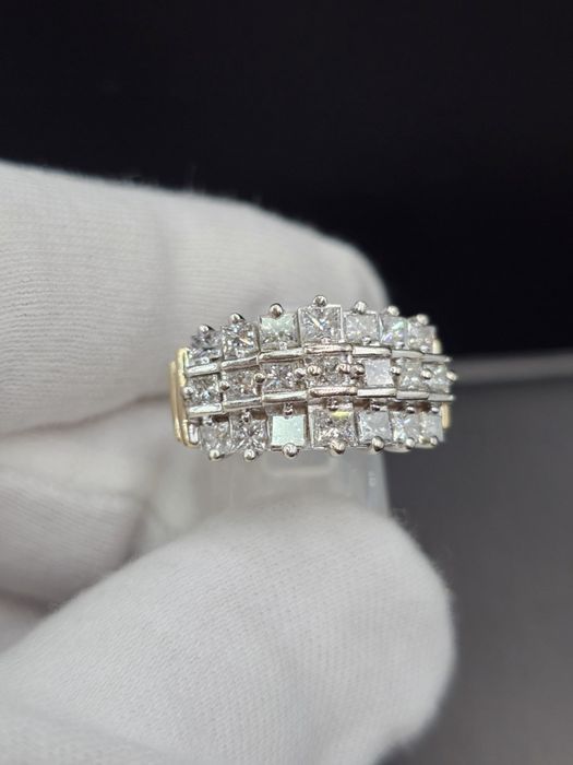 Масивен златен пръстен с над 1 карат диаманти – 14K